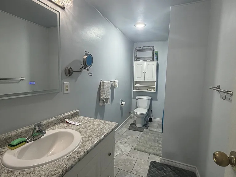 6 Cedarhill Cres — Photo 10