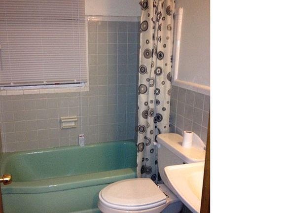 5th image of 16614 La Salle Ave #2