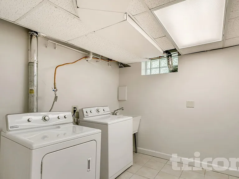2545 Edgerton St — Photo 15