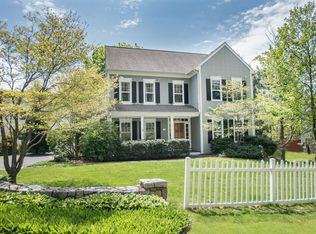17 Brushy Ridge Rd #R, New Canaan, CT 06840