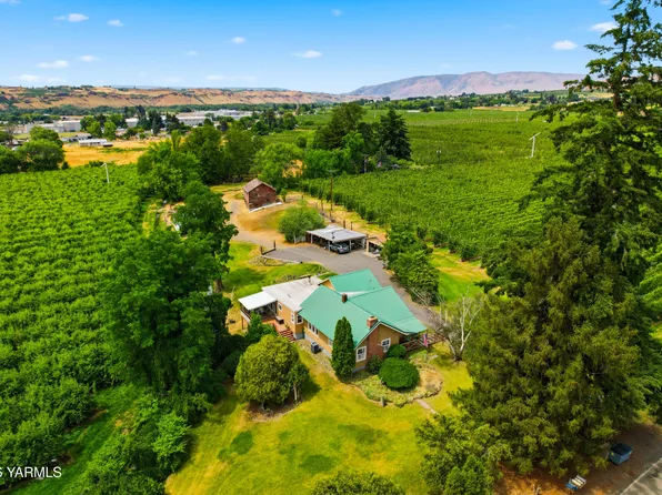 690 N Gleed Rd, Naches, WA 98937