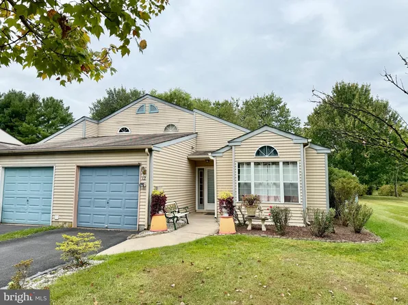 12 Kern Dr, Perkasie, PA 18944