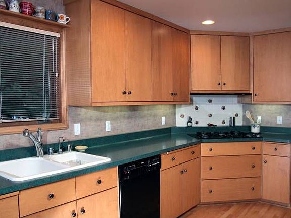 Kitchen custom cabinets