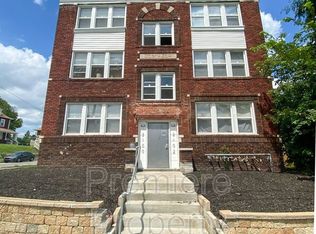 2102 E 33rd St APT A, Kansas City, MO 64109