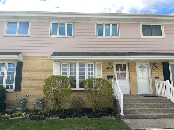 9877 Soreng Ave, Schiller Park, IL 60176
