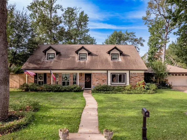 220 Elmwood St, Huntsville, TX 77320