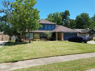 56 Bayberry Ct, Lake Jackson, TX 77566