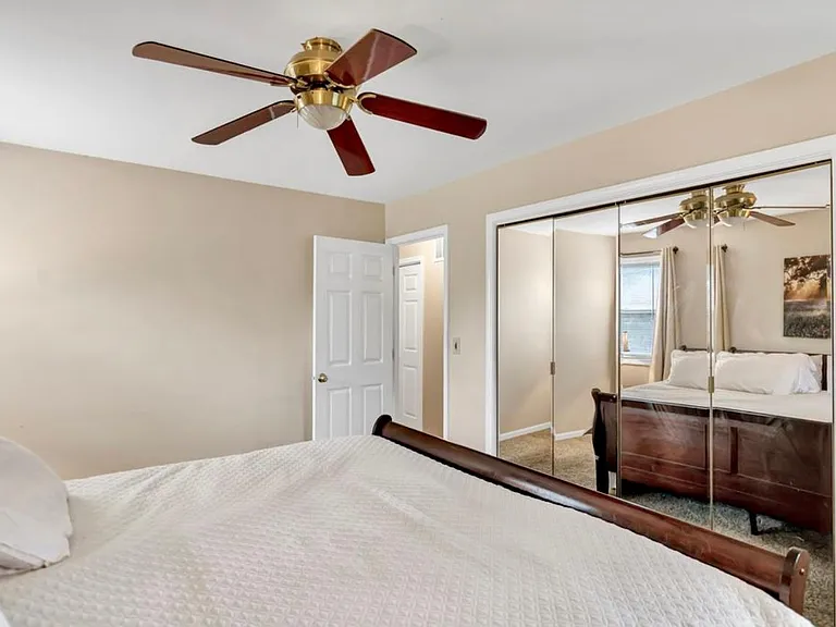 511 N Braintree Dr — Photo 14