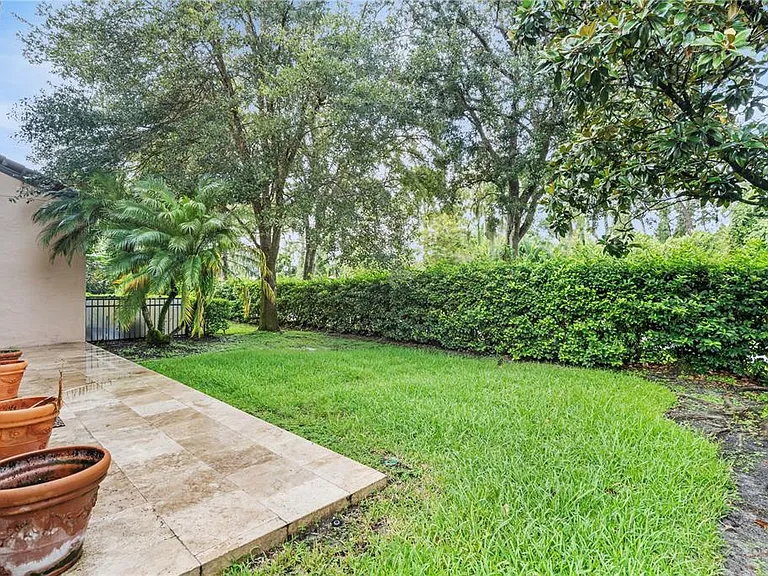 9841 Covent Garden Dr — Photo 45