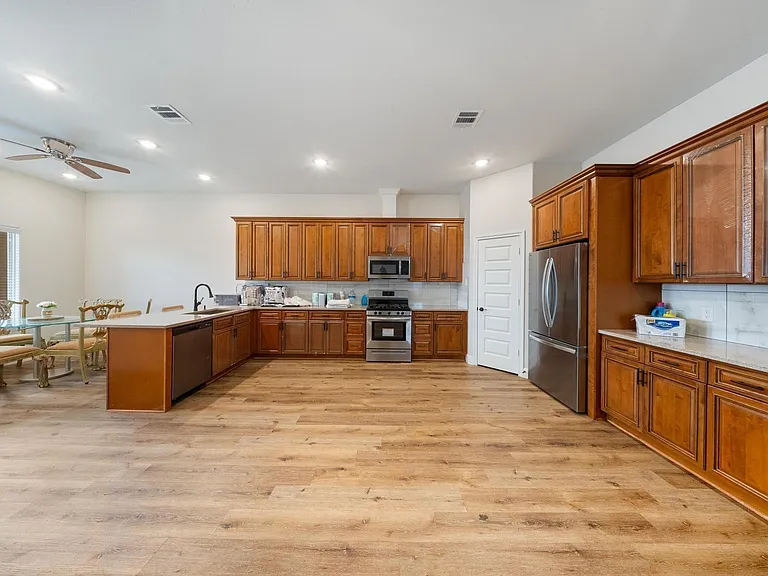 2019 Olivos St — Photo 9