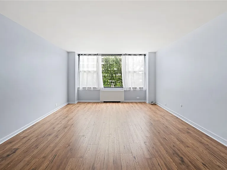 112 Washington Pl #4J — Photo 12