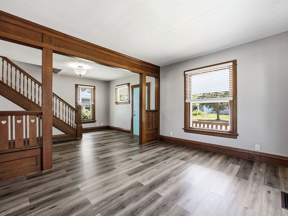 1st image of 1546 6th Ave SE