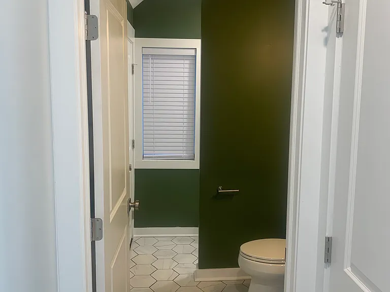 1920 W 58th St — Photo 25