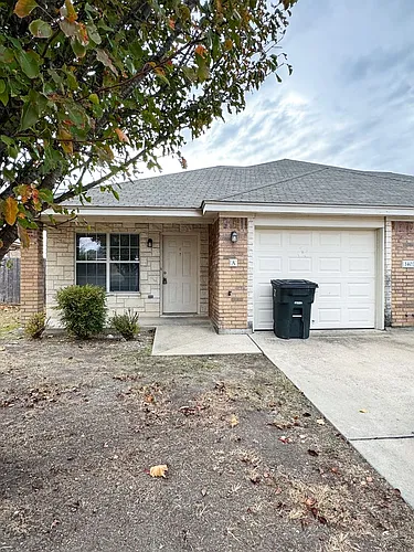 1402 Cinch Dr Photo 1