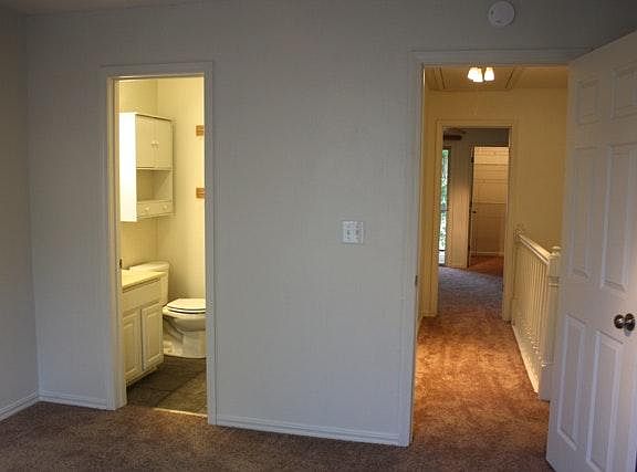 5th image of 1519 N Leverett Ave APT 19