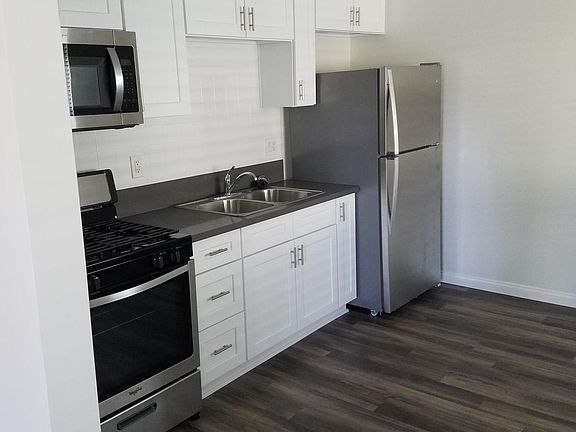 3rd image of 15415 Olive St