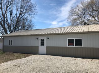 105 W Main St, Perry, MO 63462