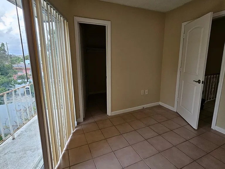 1232 SW 30th Ct — Photo 11
