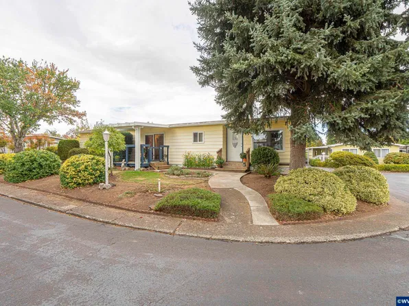 450 SE Lacreole Dr Unit 31, Dallas, OR 97338