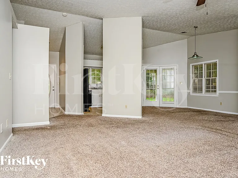 1411 Windy Hill Ct SE — Photo 3
