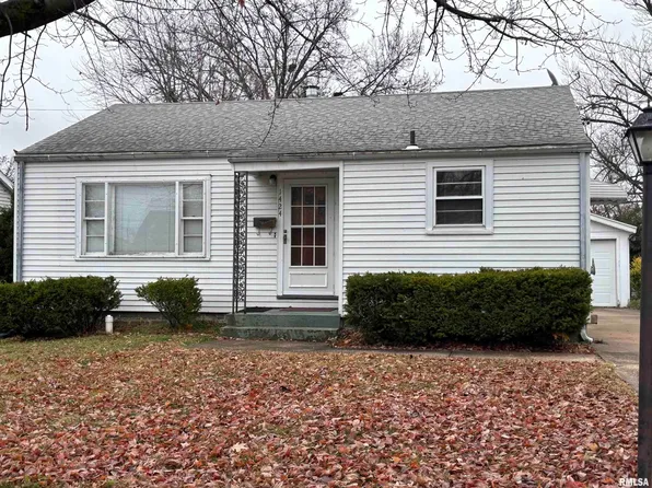 1424 N 20th St, Quincy, IL 62301