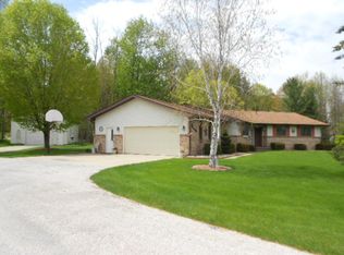 8283 N River Rd, Freeland, MI 48623