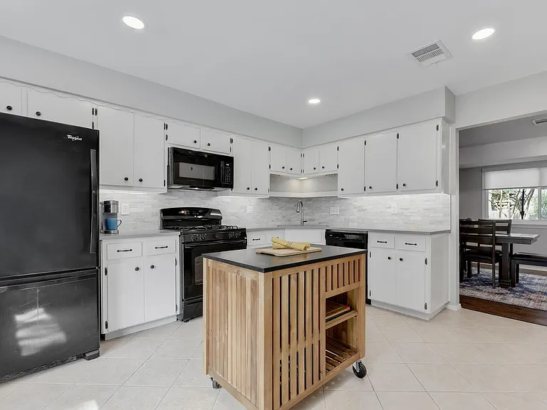 7902 Keneshaw Dr — Photo 17
