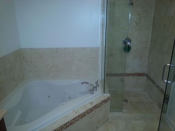 4th image of 6147 S Woodlawn Ave #1