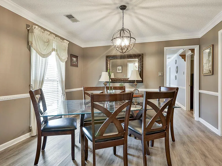 110 Hampton Woods Dr — Photo 43