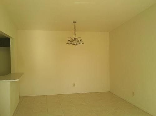 1st image of 3036 Saint Paul Dr