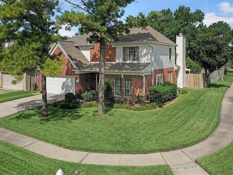 9327 Restover Ln — Photo 2