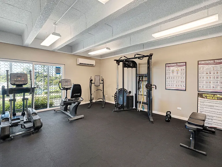 1600 Ardmore Ave #219 — Photo 31