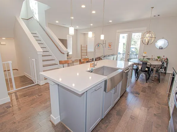 913 Oak St #A, Houston, TX 77018