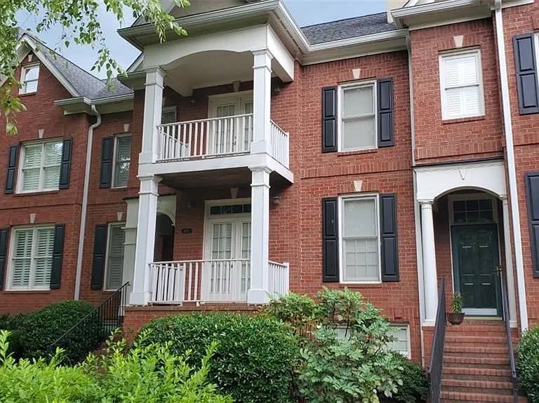 4372 Paces Point Cir SE — Photo 1