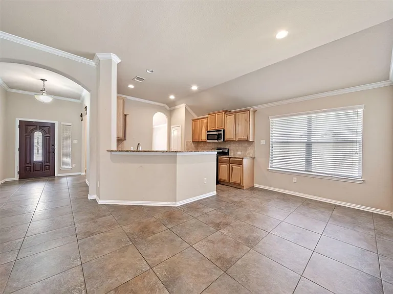 1905 Meandering Meadows Dr — Photo 5