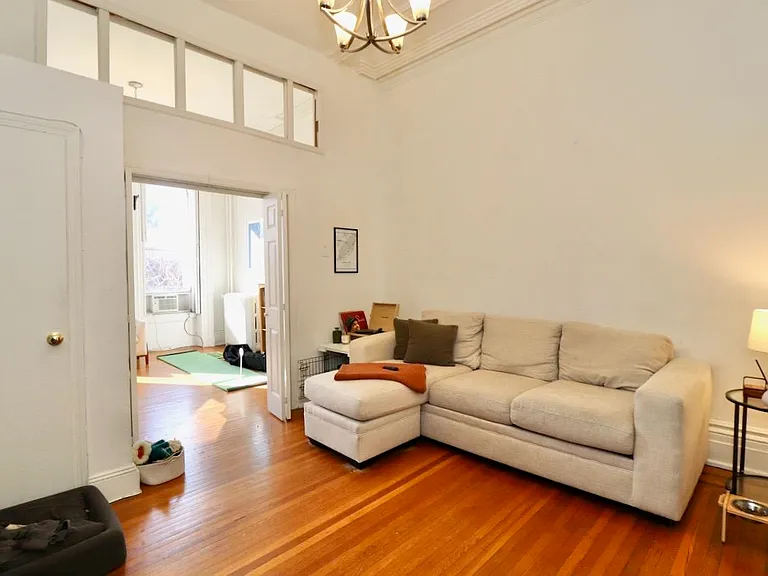 270 Montgomery St #2 — Photo 9