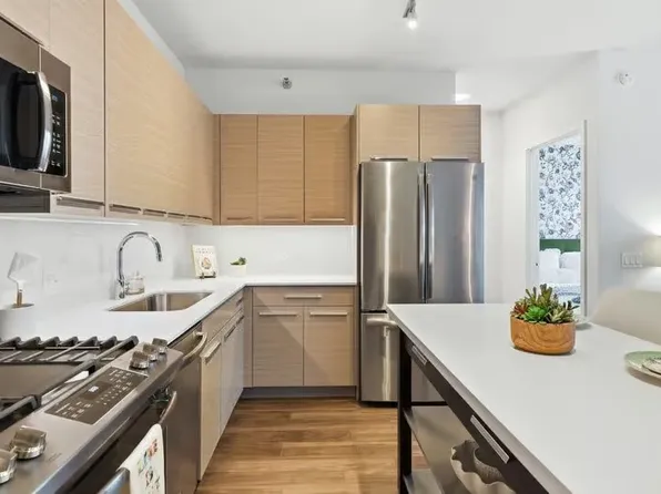 934 W Madison St, Chicago, IL