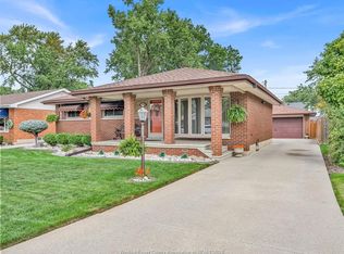 1048 Coventry Ct, Windsor, ON N8S 2W7