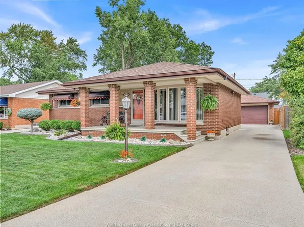 1048 Coventry Ct, Windsor, ON N8S 2W7