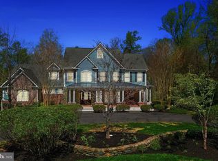 17400 Ridge Dr, Rockville, MD 20853