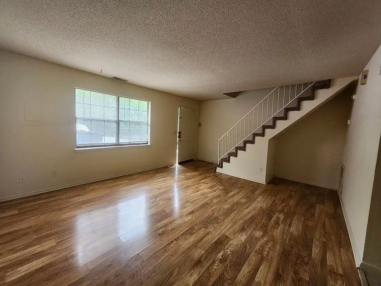 4120 Maple Terrace Ln — Photo 9
