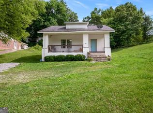 730 Lakeview Dr, Rossville, GA 30741
