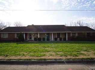 1402 Greenway Dr, Jackson, MO 63755