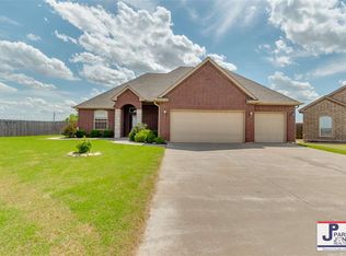 7706 SW Arnold Ct, Lawton, OK 73505