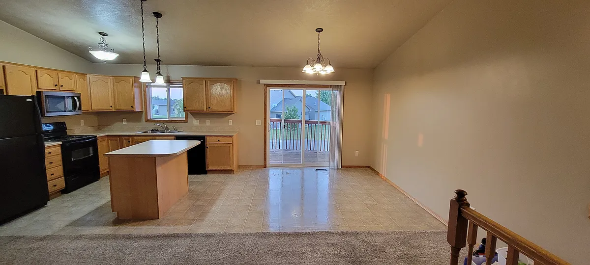 Building Photo - 3800 W 93rd St #3