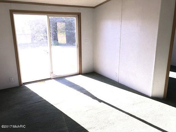 5th image of 10344 S Willow Ave