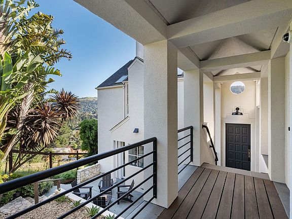 4th image of 385 Dolan Avenue