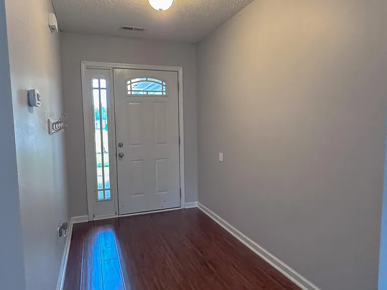 337 Kingston Rd — Photo 3