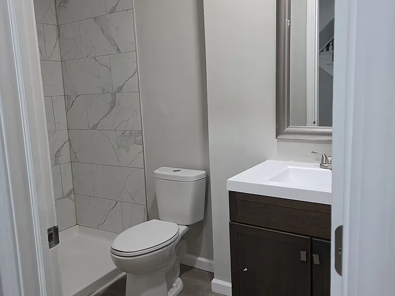 1128 Mansion Ave — Photo 1