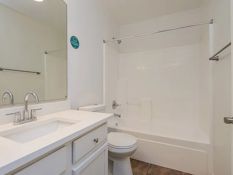 2229 E 35th Ave — Photo 14